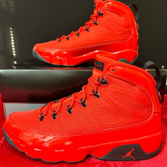 Jordan 9 Chile red